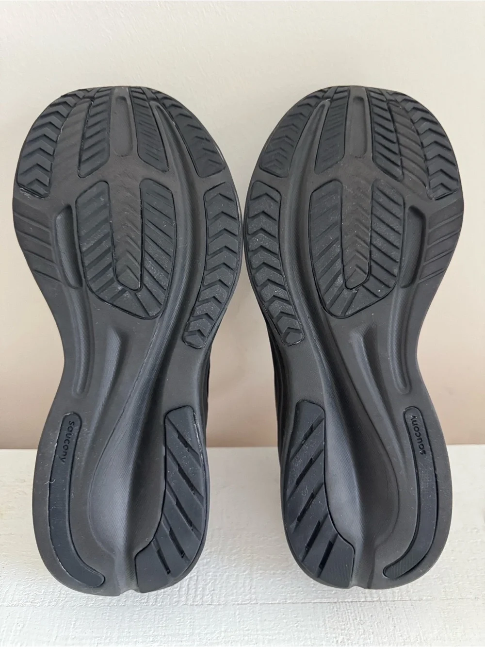 Women’s Saucony Ride 15 Running Shoes. Gently worn.